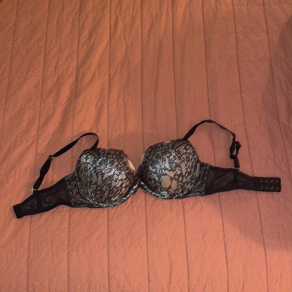 Beautiful black lace bra 34D